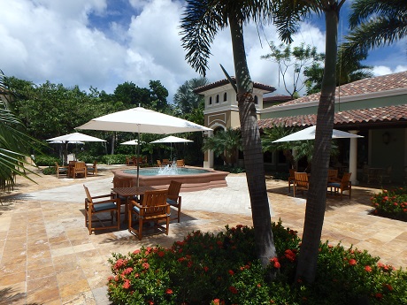 Courtyard, shops, Cafe de Paris