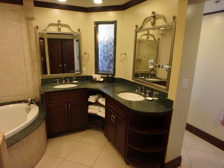 Mediterranean Walkout club level bath Mediterranean Walkout club level bath