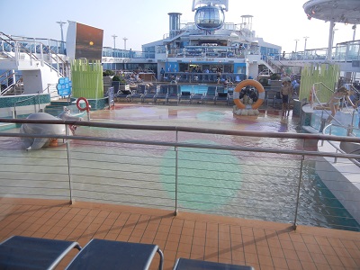Kids pool H2O area
