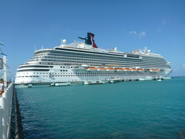 Carnival Breeze docked in Cozumel